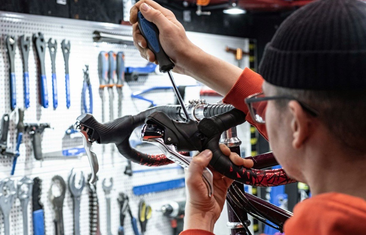 Avis sur les plaquettes Ferodo : route, performance et racing