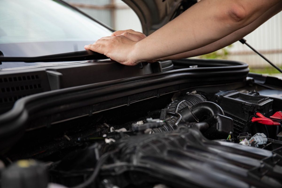 Reconnaître et localiser une fuite de liquide moteur