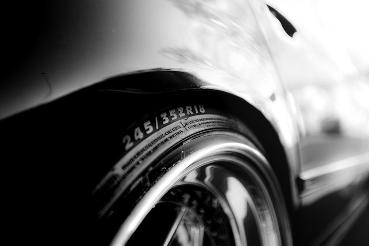 Michelin ou Bridgestone : quel pneu tourisme choisir ?